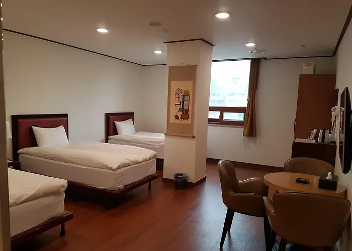 ヨンビン ホテル 2*